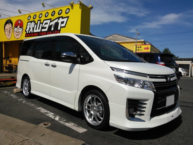 Voxy ヴォクシー ホイール装着写真