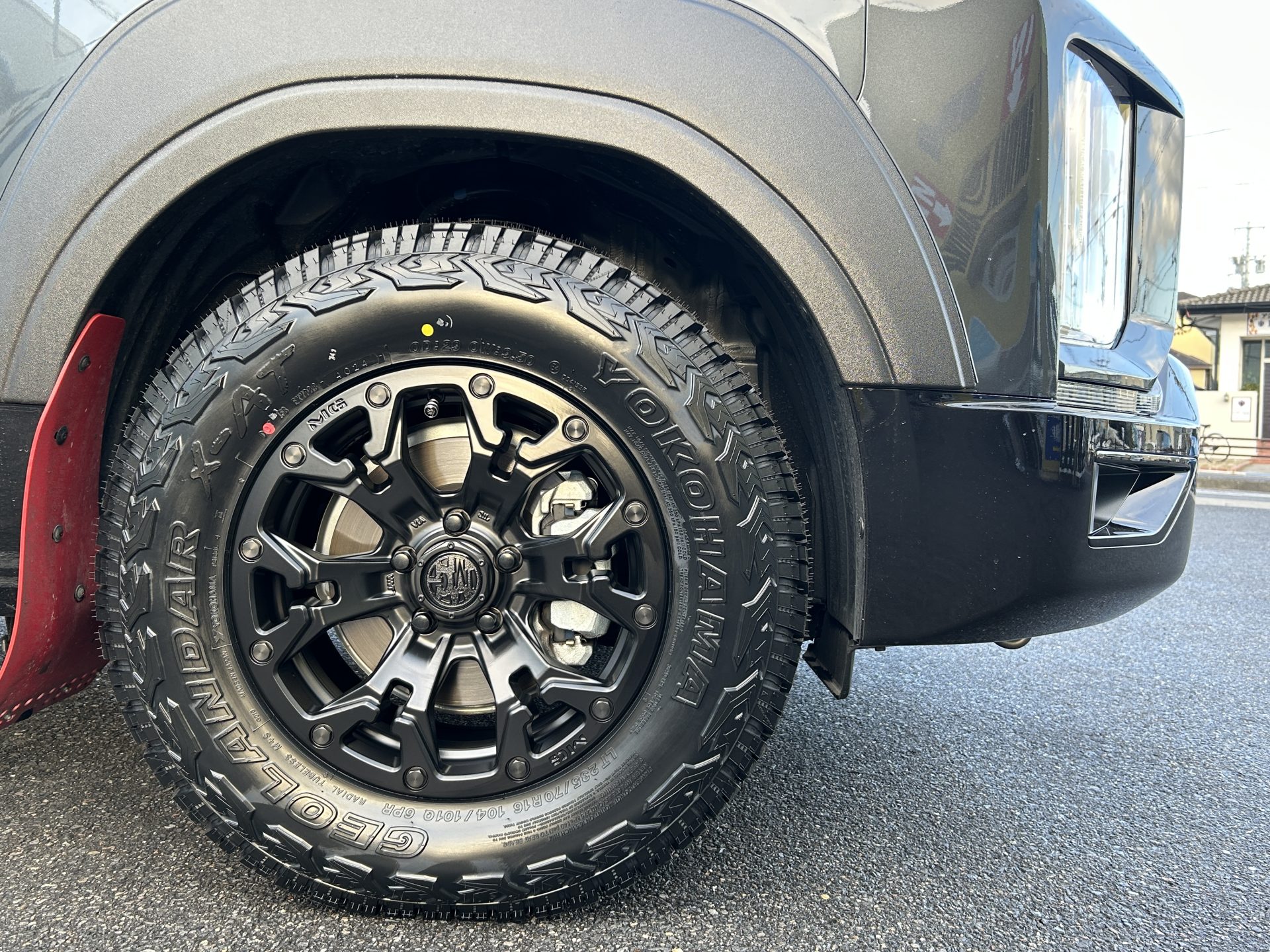 デリカD:5にサイズアップ16インチ「オールテレーン」でオフカスタム