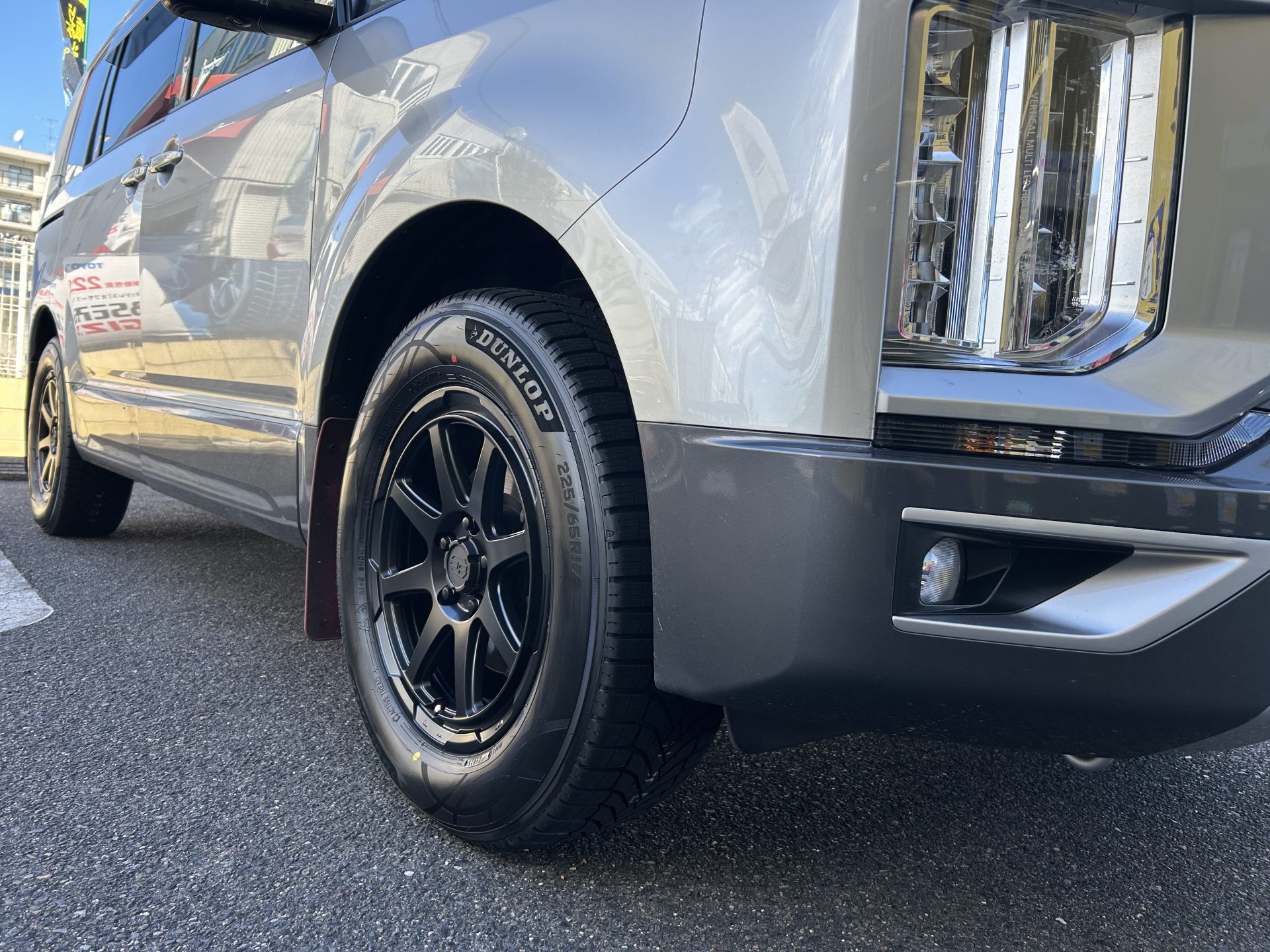 デリカD:5へダンロップ【シンクロウェザー】をアルミホイールセットで